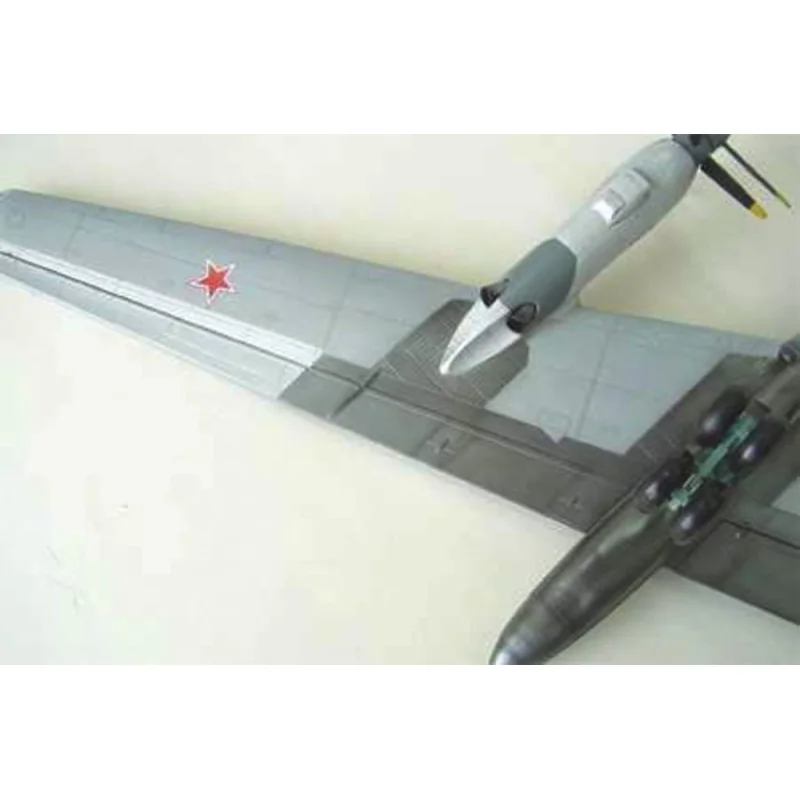 TRUMPETER SCALE MODELS -1601 - Aircraft model 